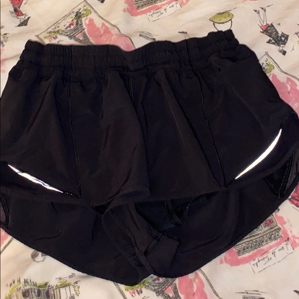 Authentic lululemon hottie hot shorts 2.5”